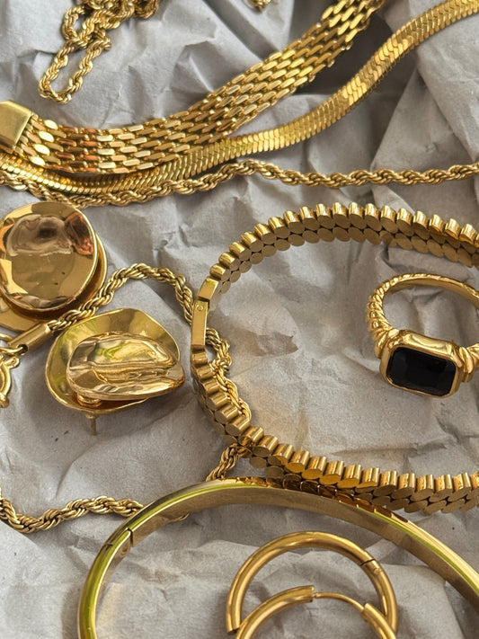 Edelstahlschmuck: So bleibt er glänzend und schön