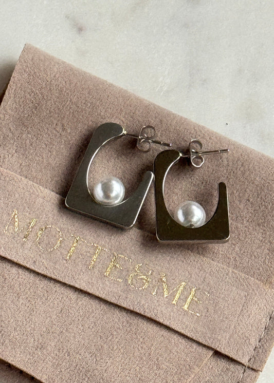 Silver Pearl Radiant Ohrring